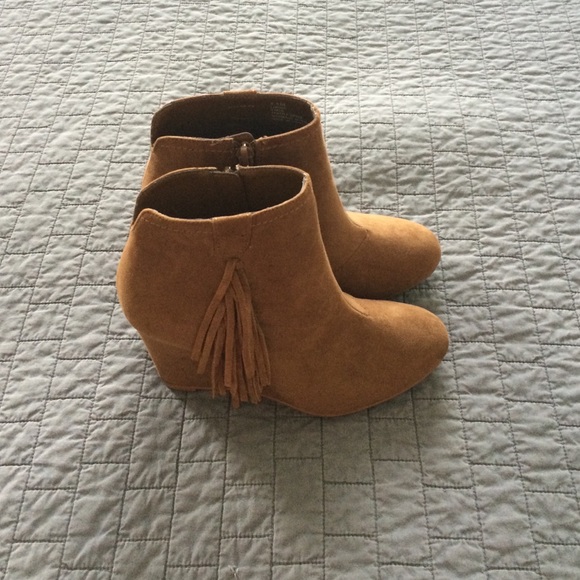 Fringe Wedge Booties