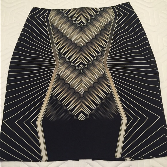 Beautiful pencil skirt - Picture 1 of 1