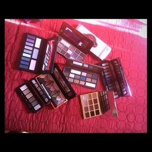 Urban Decay eyeshadow palette