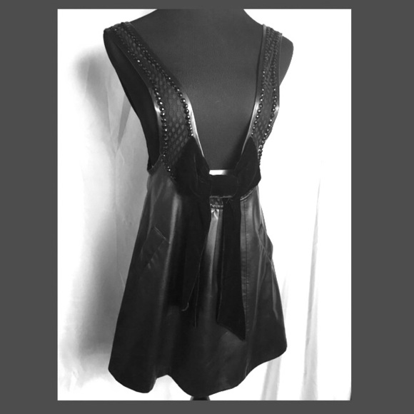 Sweet and sexy Vegan leather mini💕