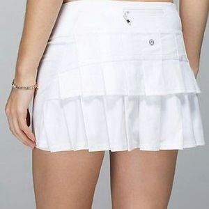 Lululemon Size 8 Reg White Pacesetter Skirt