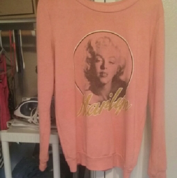 Marilyn monroe  sweater
