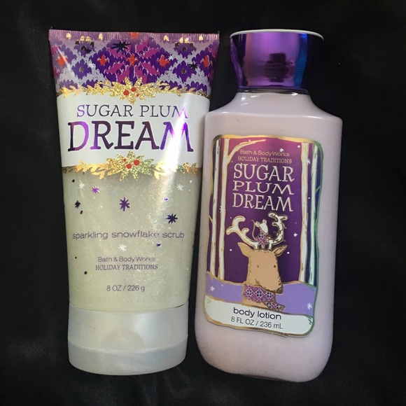 Bath& Body Works lotion and scrub!💋