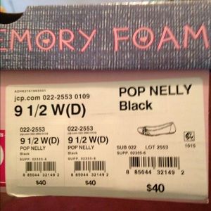 New memory foam "Pop Nelly" flats. Color is black.