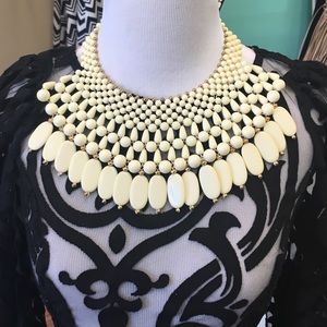 Cream Chunky Necklace🌸