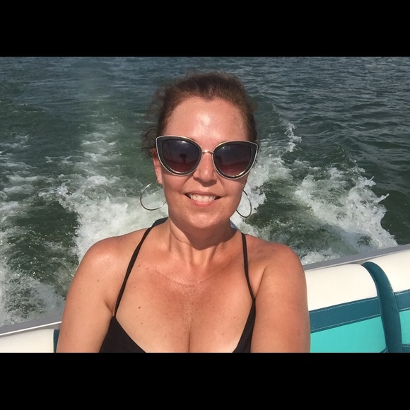 Meet your Posher, Cyndi - Picture 1 of 1