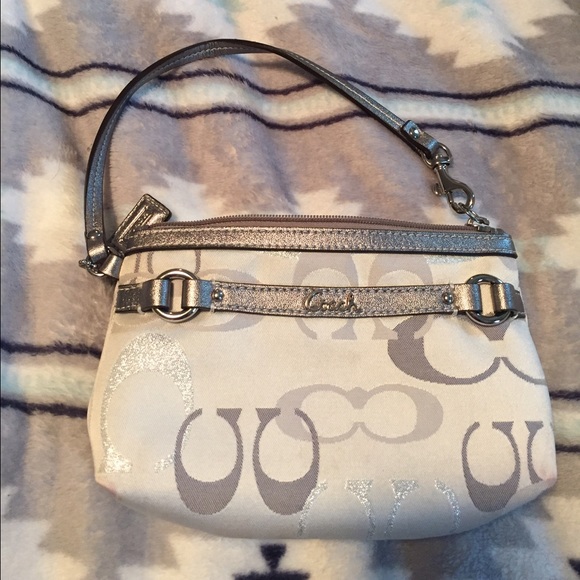 Coach wristlist