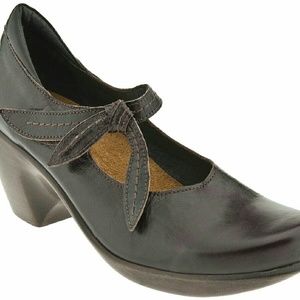 Closet Clearance! Naot Leather Mary Jane