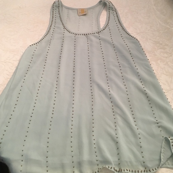 Three pieces - Picture 2 of 4