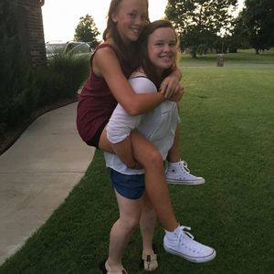 Meet your Posher, Elise