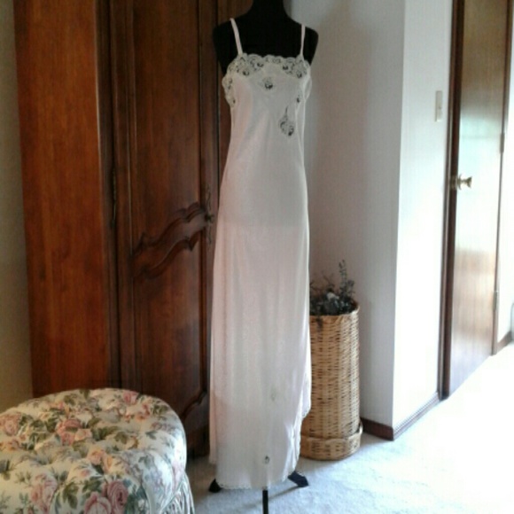 Eve Stillman Pengoir set - Picture 2 of 3