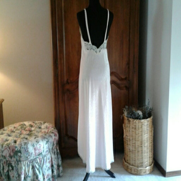 Eve Stillman Pengoir set - Picture 3 of 3