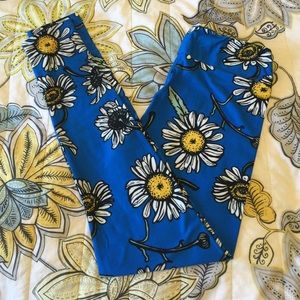 Brand new without tags Lularoe leggings one size.