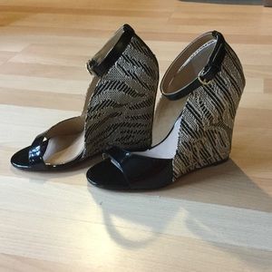 Badgley Mischka Wedges Size 8