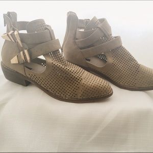 XXI summer ankle booties
