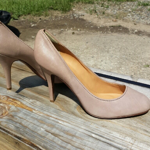 Jcrew Mona Pumps NWOT- color-Taupe - Picture 2 of 2