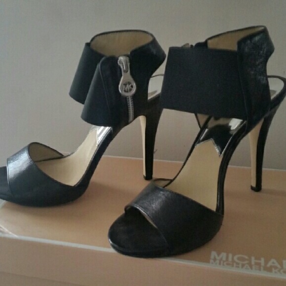 Michael Kors black heel