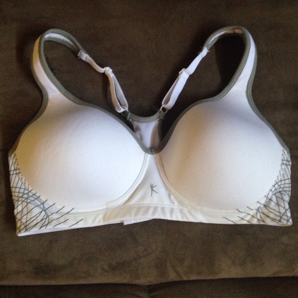 Women's sport bra 38C