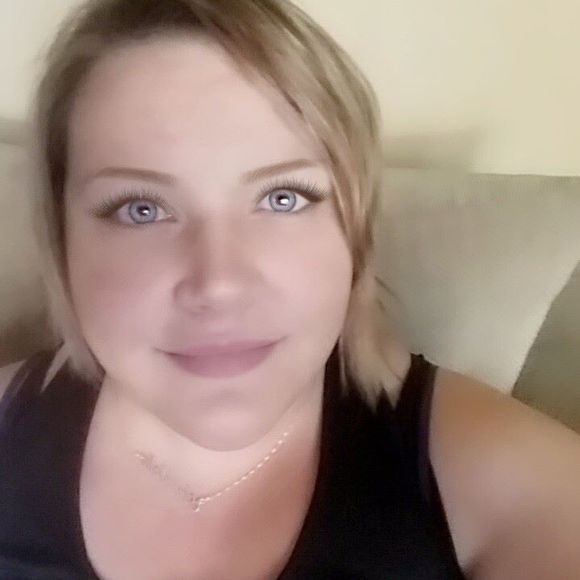 Meet your Posher, Brittney