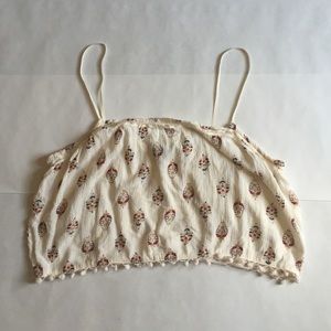 Adorable white crop top!