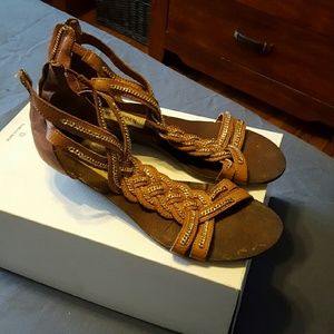 Steve Madden brown sandals with chains