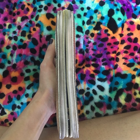 "Be Mine" Betsey Johnson wallet - Picture 3 of 4