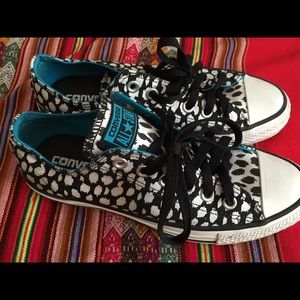 Like new EUC Women's Converse