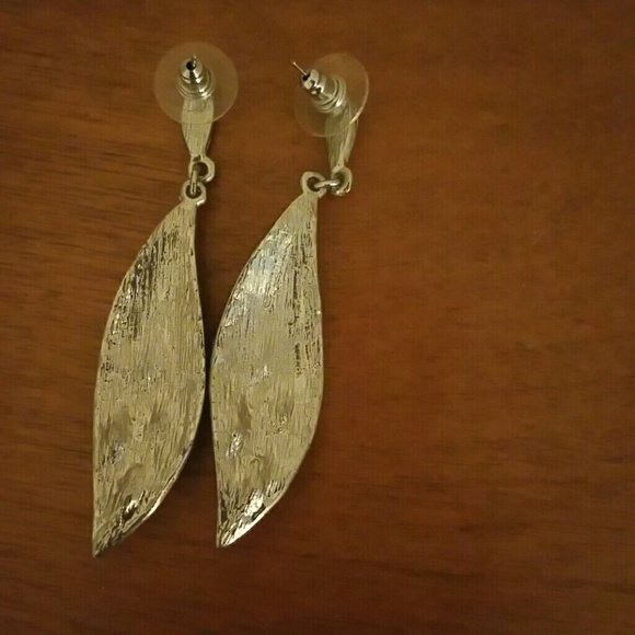 Beautiful earings - Picture 2 of 3