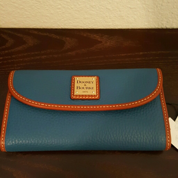 👛 Dooney & Bourke 👛