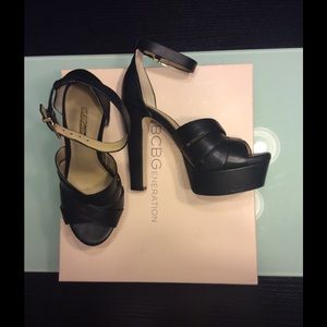 BCBG generation sandals
