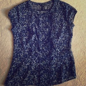 Ruffled sleeveless floral top