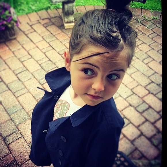 Meet your Posher, Chrisa - Picture 3 of 4