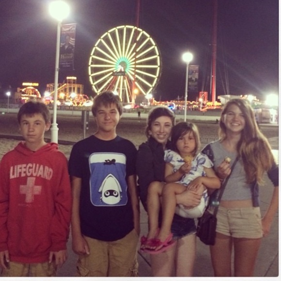 Meet your Posher, Chrisa - Picture 4 of 4