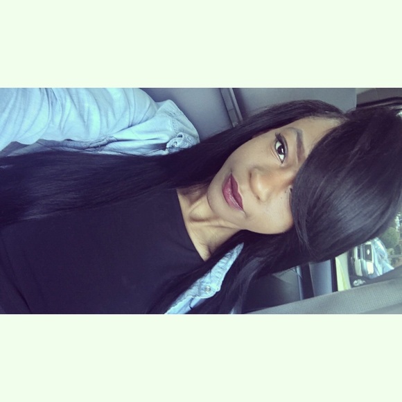 Meet your Posher, Shawntearia