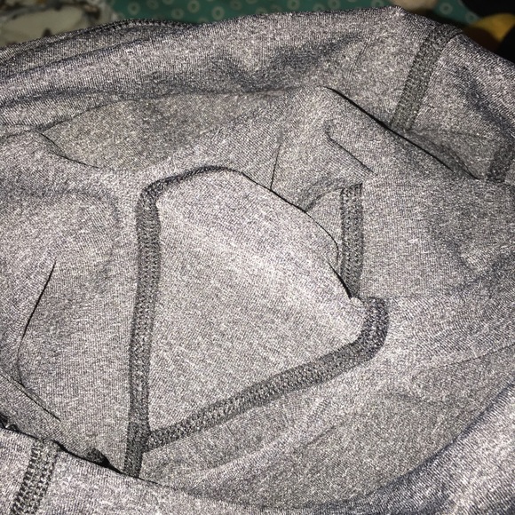 1 left Active leggings with pockets. - Picture 4 of 4