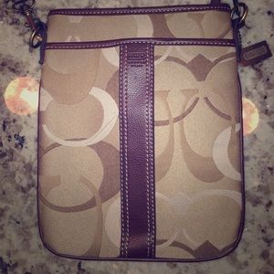 Coach side bag, in great condition!