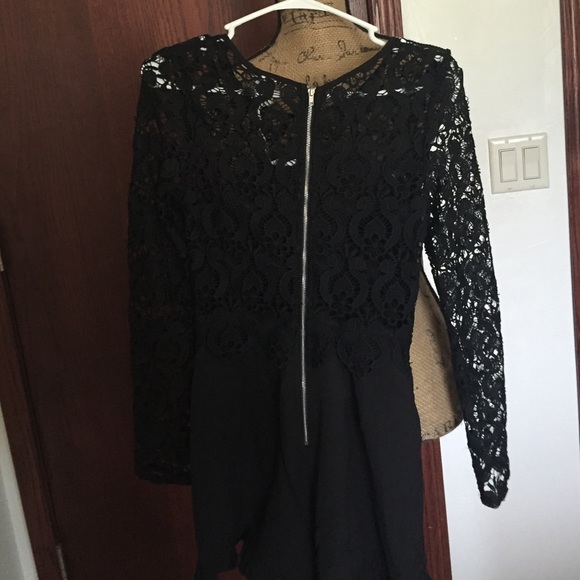Black lace romper - Picture 2 of 2