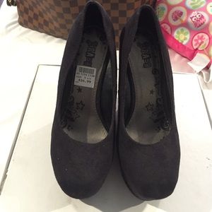 Heels/wedges *can bundle*