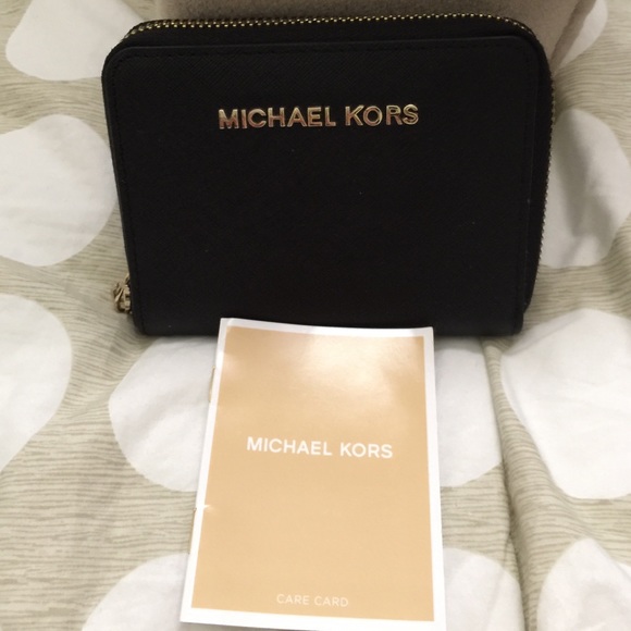 Used with care black Michael kors wallet