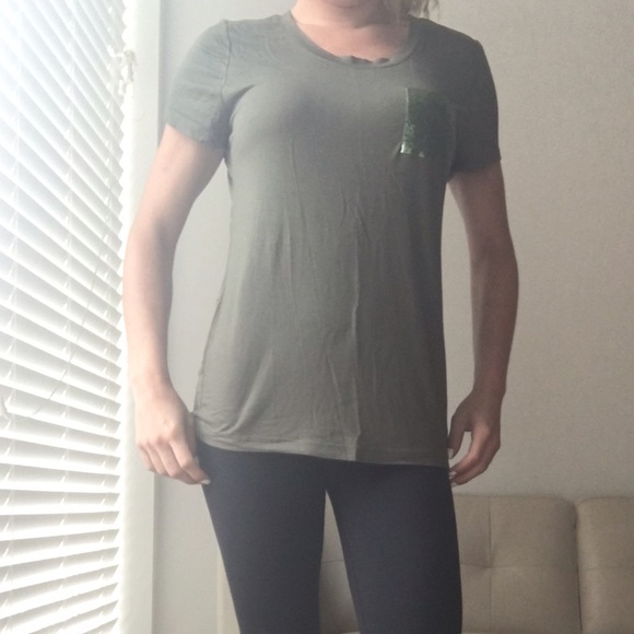 Ellen Tracy Army Green tee