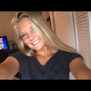 Meet your Posher, Olivia