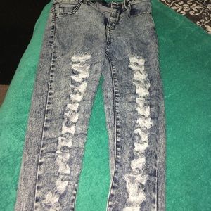 Distressed High-waisted jeans