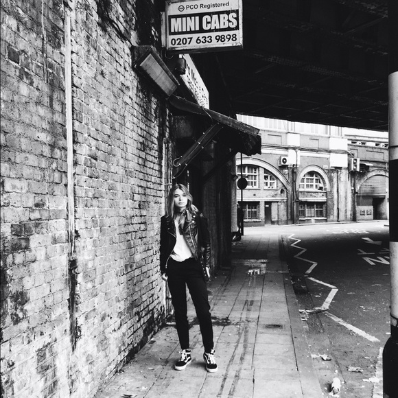 Meet your Posher, Kate - Picture 2 of 2