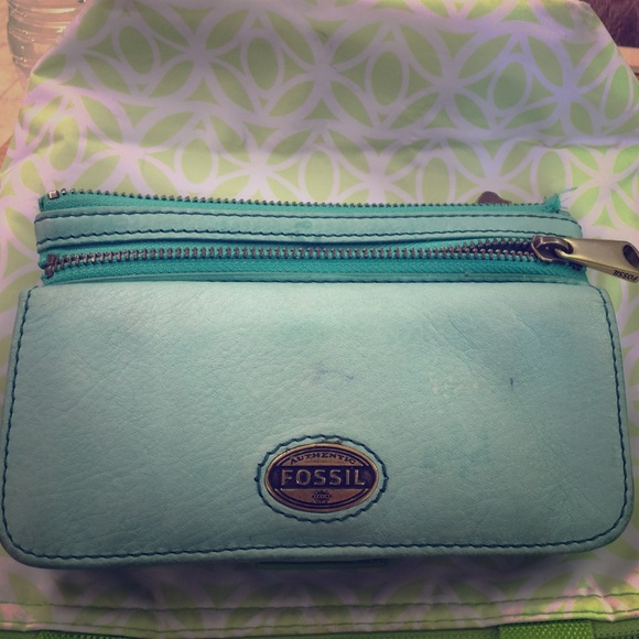 Fossil wallet mint green