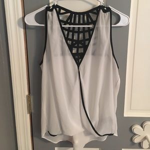 BCX black and white top size M