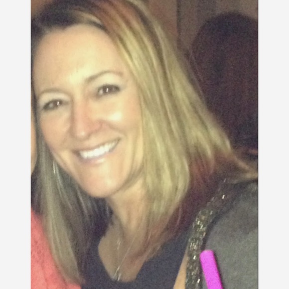 Meet your Posher, Liz - Picture 1 of 1