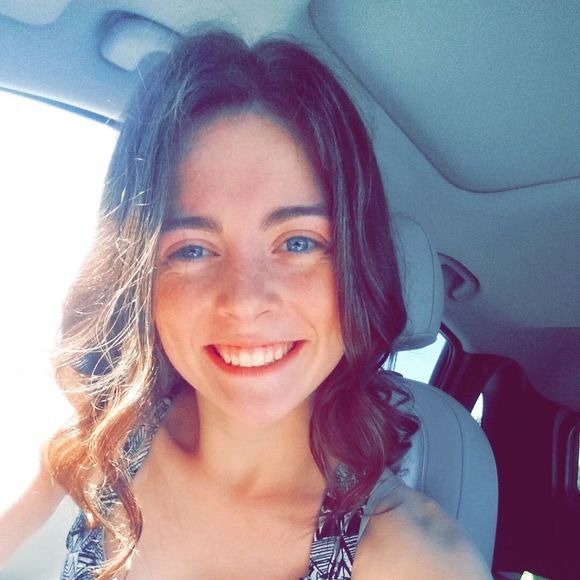 Meet your Posher, Kayla