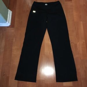 Never worn Under Armor yoga pants