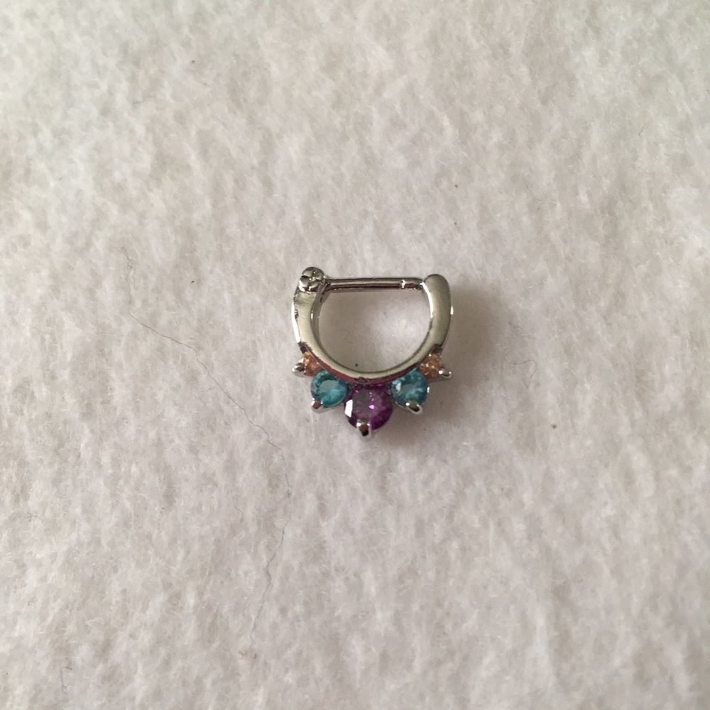 🍬💋🆕Nose Ring🆕🍬💋 - Picture 2 of 3