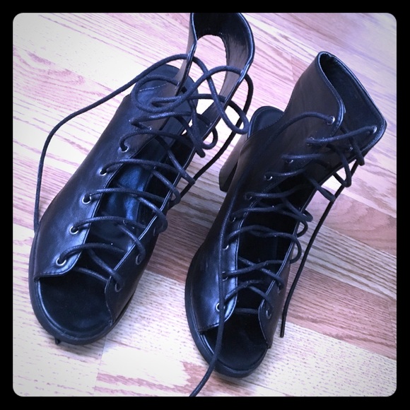 Lace up Sandals